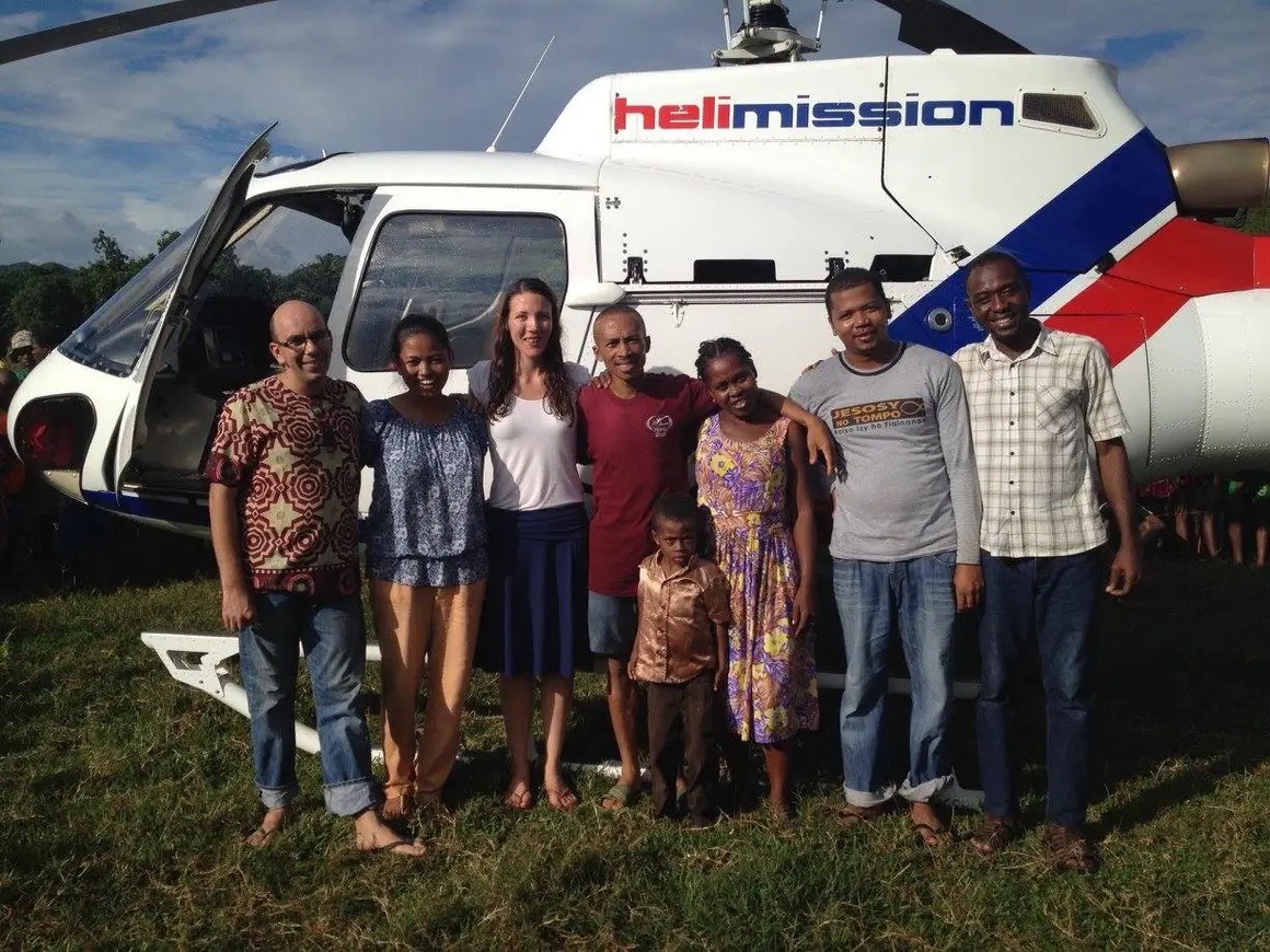 Vanessa Schaben (third person on the left) and her fellows. 