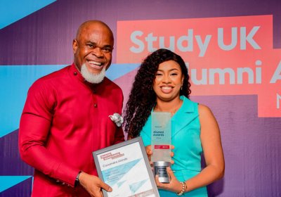 Cassandra Akinde receiving StudyUK Award 