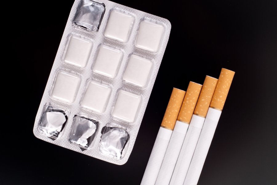 Nicotine gums contain nicotine which is combined in a resin and a regulatory factor. Photo credit: Theo0221 Nicotine gums contain nicotine which is combined in a resin and a regulatory factor. Photo credit: Theo0221