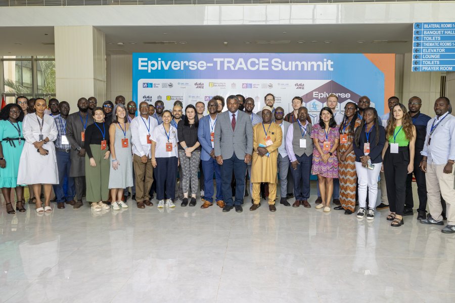 Group picture of the Epiverse Summit Group picture of the Epiverse Summit