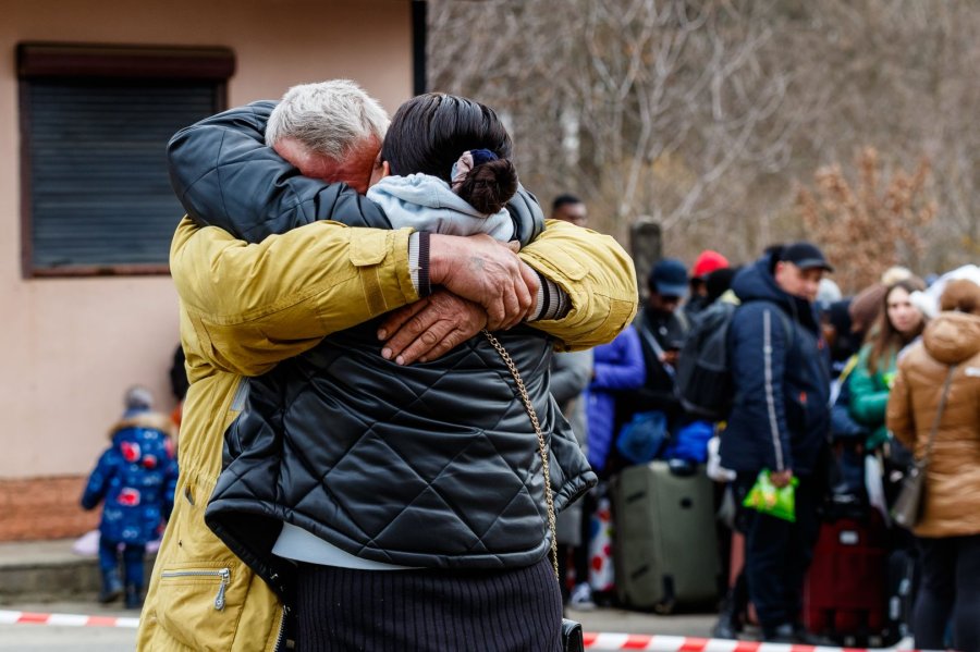 26 February 2022, Ukraine, Uzhgorod-Vyshne Nemeckoe: Refugees from Ukraine on the border with Slovakia (checkpoint "Uzhgorod-Vyshne Nemeckoe") in the Zakarpatya regions. — Photo by Fotoreserg 26 February 2022, Ukraine, Uzhgorod-Vyshne Nemeckoe: Refugees from Ukraine on the border with Slovakia (checkpoint "Uzhgorod-Vyshne Nemeckoe") in the Zakarpatya regions. — Photo by Fotoreserg