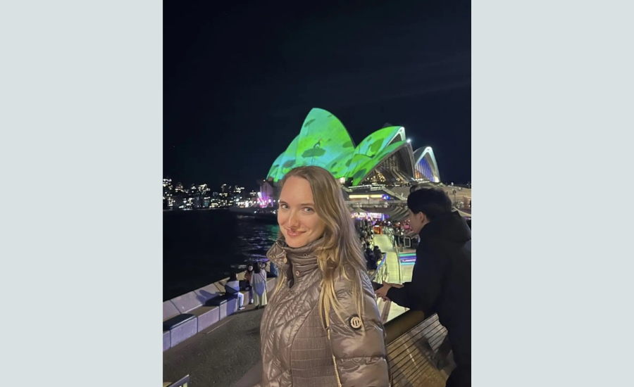 This was me right before I left Sydney for London. Emma Rogers outside Sdyney Opera House