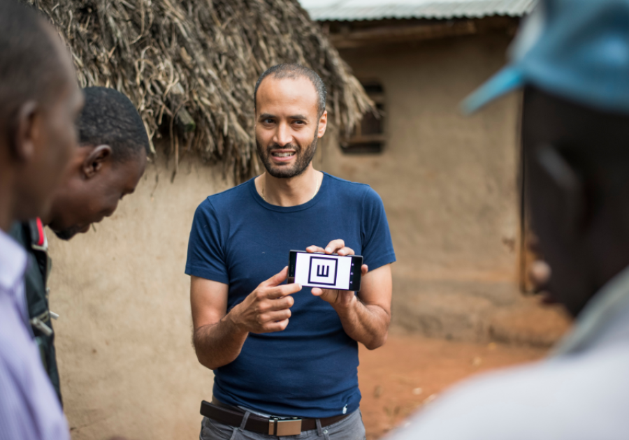 Andrew Bastawrous demonstrating Peek Acuity. Credit: Rolex/Joan Bardeletti Andrew Bastawrous demonstrating Peek Acuity on smartphone