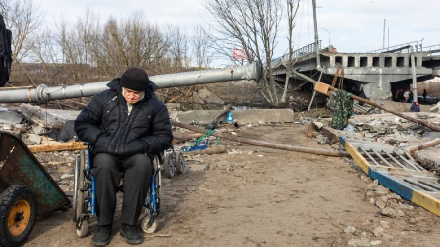IRPIN, UKRAINE - Mar. 09, 2022: War in Ukraine. Thousands of residents of Irpin have to abandon their homes and evacuate as russian troops are bombing a peaceful city. War refugees in Ukraine. Photo credit: Shutterstock/Drop of Light. IRPIN, UKRAINE - Mar. 09, 2022: War in Ukraine. Thousands of residents of Irpin have to abandon their homes and evacuate as russian troops are bombing a peaceful city. War refugees in Ukraine. Photo credit: Shutterstock/Drop of Light.